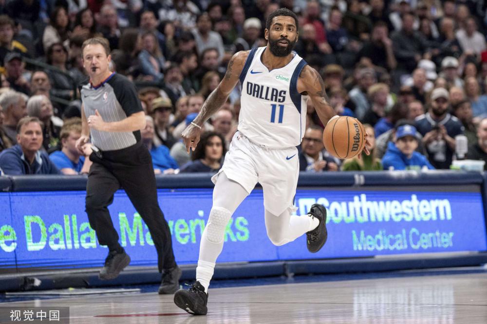 她在赛场上 她在赛场上