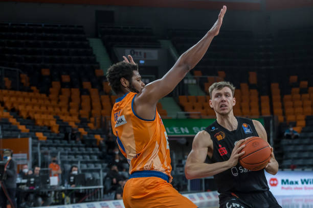 观看人数突 观看人数突